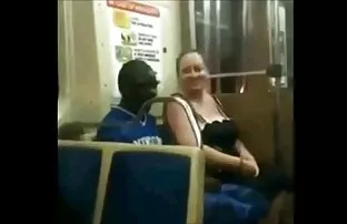 Brunette mit großen  ...