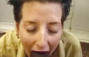 Junge babe gibt Fotz ...