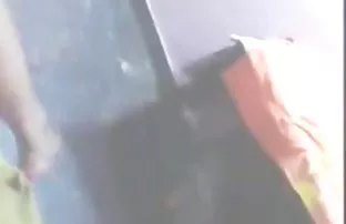 Schlampe streichelt  ...