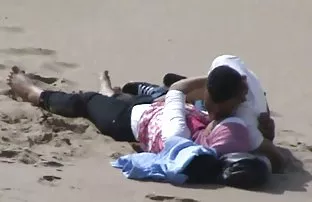 Heiße MILF springt a ...