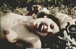 Schlanke Mädchen sau ...