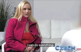 Junge schöne Papille ...