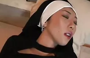 Sexy Priesterin der  ...