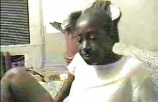 Nackte Mädchen schwi ...