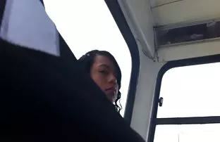 Kurvige Brünette lan ...