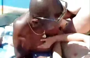 In der Schubkarre sc ...