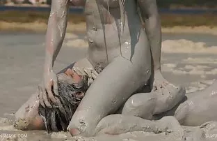 Zierliche junge Tuss ...