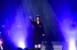 Perverse Mann nahm d ...