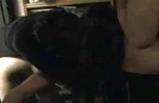 Der Mann nahm zwei M ...