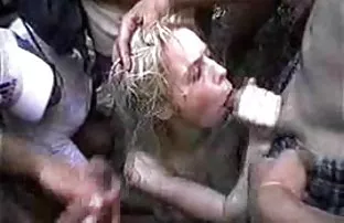 Pret junge Schönheit ...