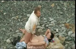 Brünette in Strümpfe ...