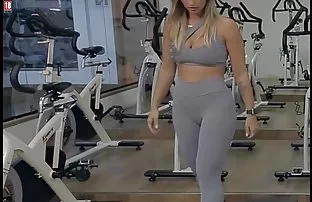 Junge verspielte Les ...