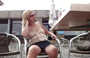 Fragile Blondie akti ...