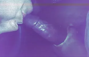 Heiße Brünette mastu ...