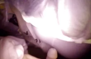 Zwei Küken mit riesi ...