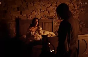 Der Polizist grob in ...