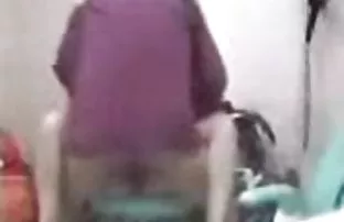 Nackte 18-jährige Mä ...