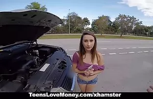 Nahm Schlampe gefick ...