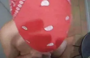 Nahm auf die Kamera  ...