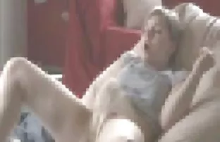 Ein junges Mädchen s ...