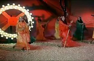 Junges Mädchen reite ...