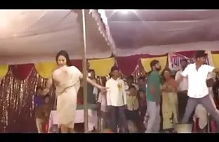 Der Kerl prüft der A ...