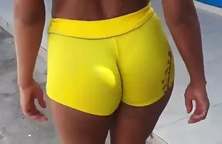 Blondine mit großen  ...