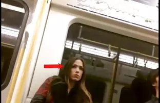 Braunhaarige Mädchen ...