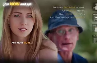 Im Club Brünette in  ...