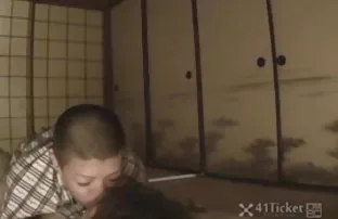 Süßes Mädchen mastur ...