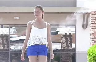 Leckt die süße Pussy ...