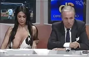 Saftige Blondine beh ...