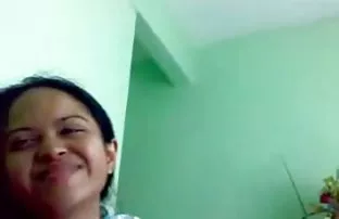 Heißen Küken und bee ...