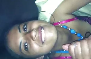 Der Kerl leckt die M ...