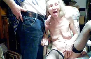 Erfahrene Brünette a ...