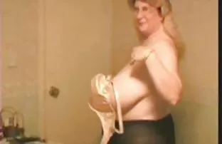 Brünette und blonde  ...