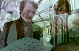 Zwei dunkelhaarigen  ...