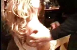 und drückte mit dem  ...