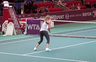 Hottie Brünette Mitg ...