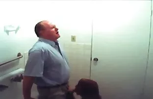 Heiße Schlampe an de ...